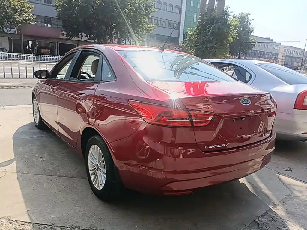 Ford Escort — миниатюра 5