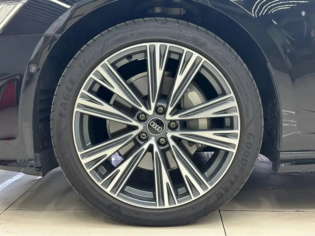Audi A6L — миниатюра 5
