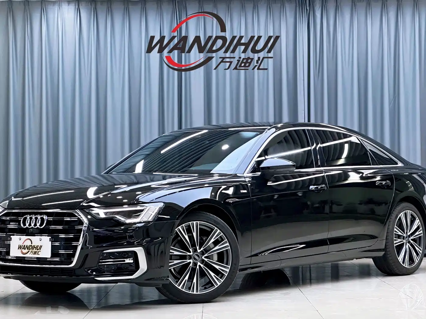 奥迪A6L 2025款 45 TFSI quattro 臻选动感型 2025