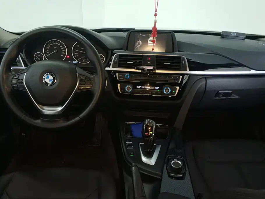 BMW 3 Series — миниатюра 12