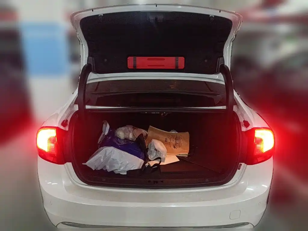 Volvo S60 — миниатюра 10