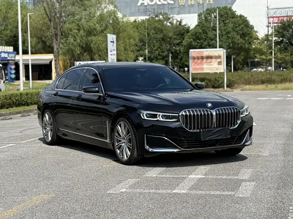 BMW 7 Series — миниатюра 3
