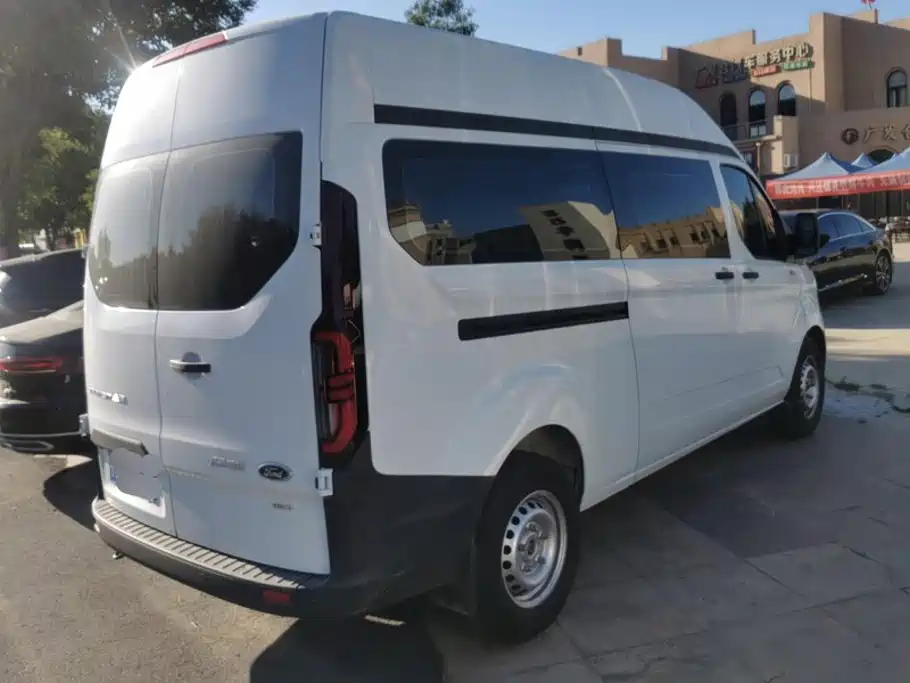 Ford Transit 2026 2.0T AT Luxury 5/6 мест