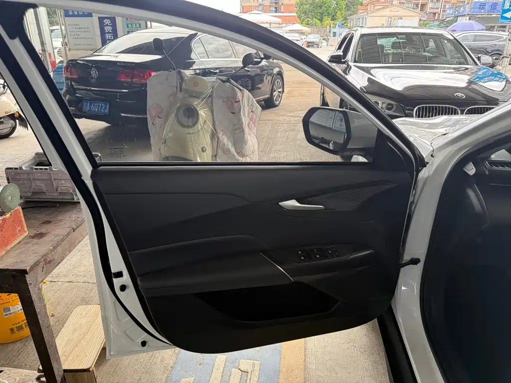 Changan Yida — миниатюра 5