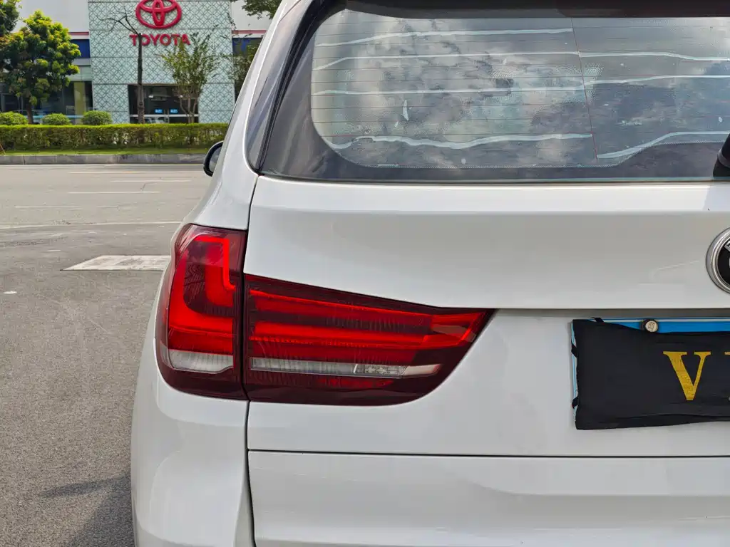 BMW X5 (Import) — миниатюра 12
