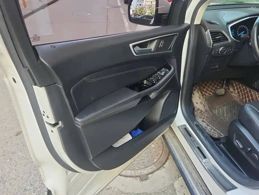 Ford Edge — миниатюра 7