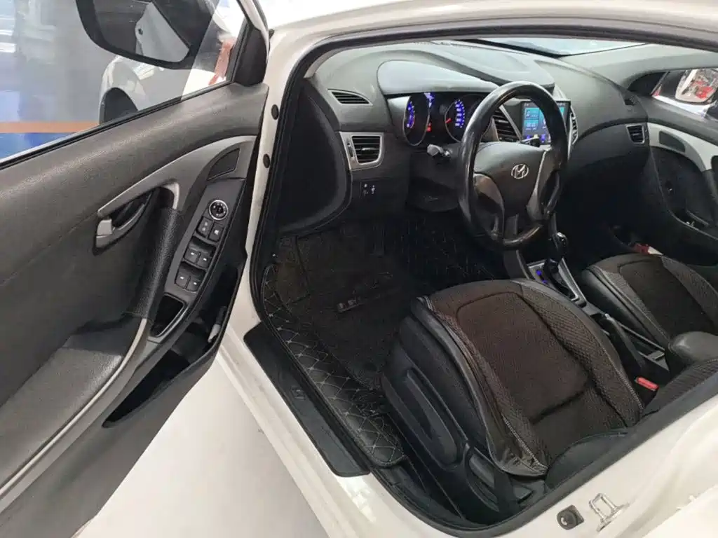 Hyundai Elantra Langdong — миниатюра 16