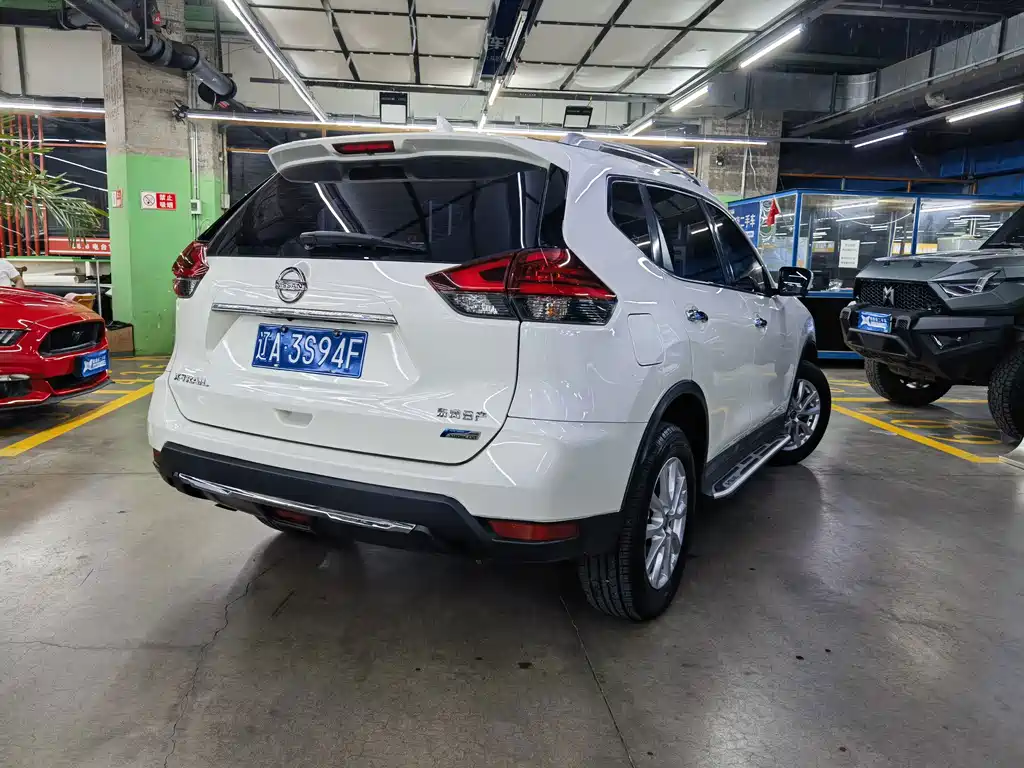 Nissan X-Trail — миниатюра 4