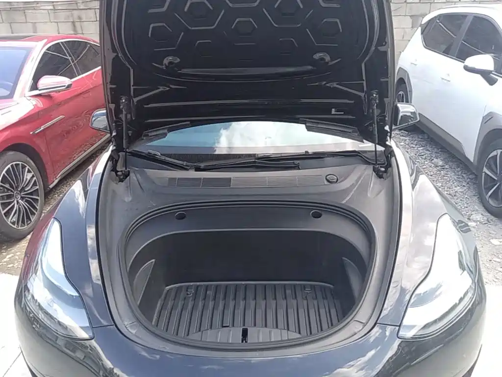 Tesla Model 3 — миниатюра 20