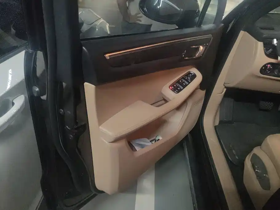 Porsche Macan — миниатюра 7
