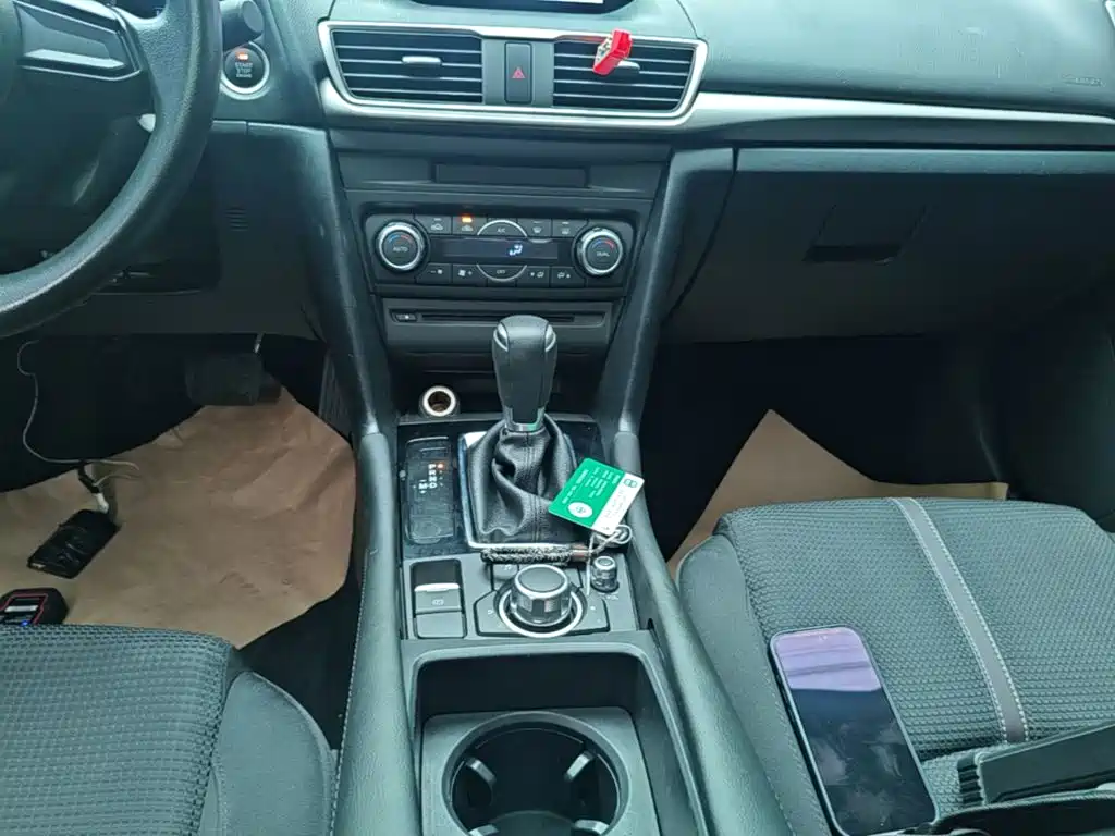 Mazda 3 Axela — миниатюра 14