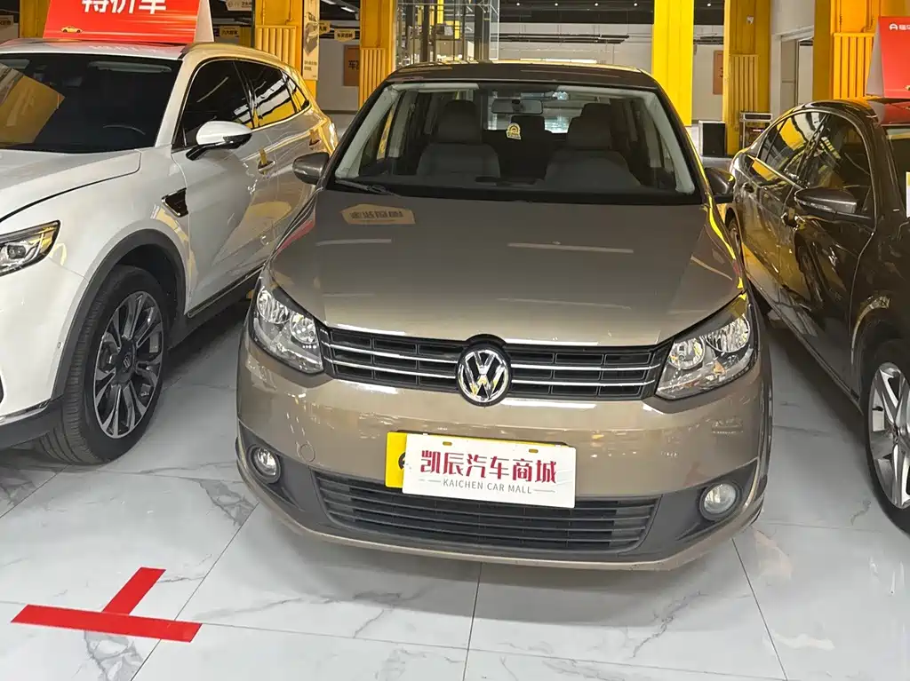 Volkswagen Touran — миниатюра 2
