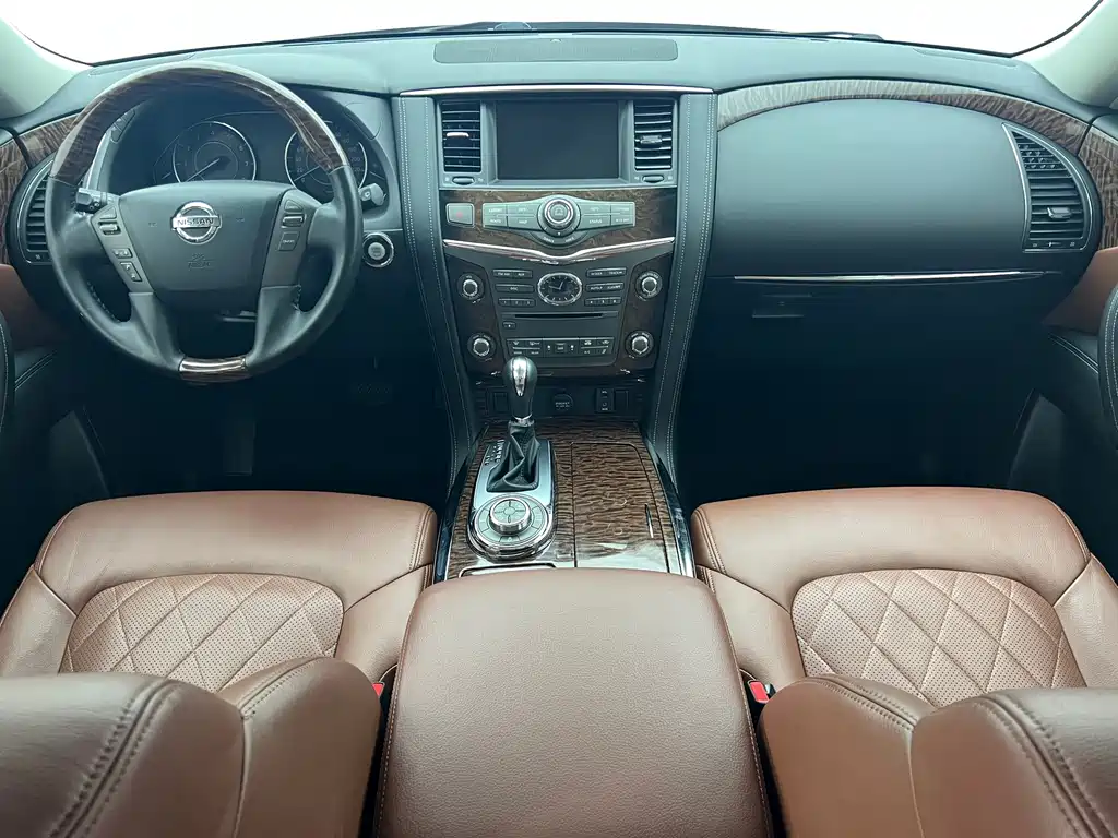 Nissan Patrol — миниатюра 25