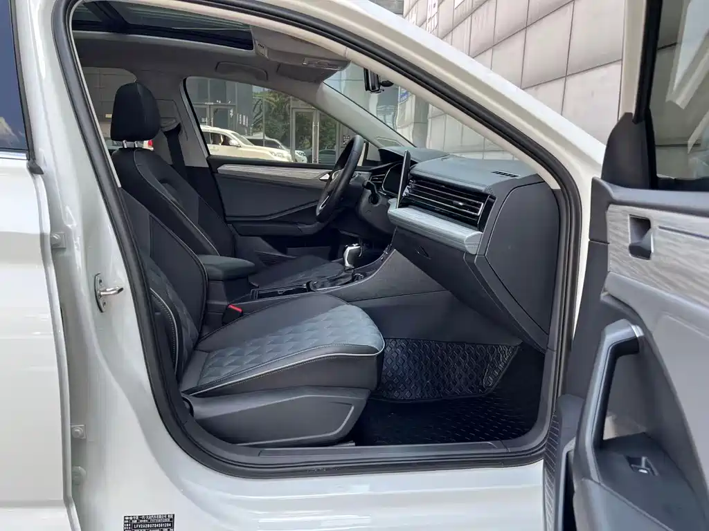 Volkswagen Sagitar — миниатюра 15