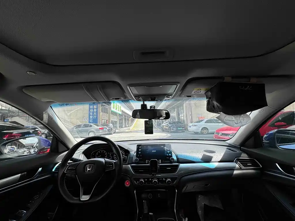 Honda Accord — миниатюра 7