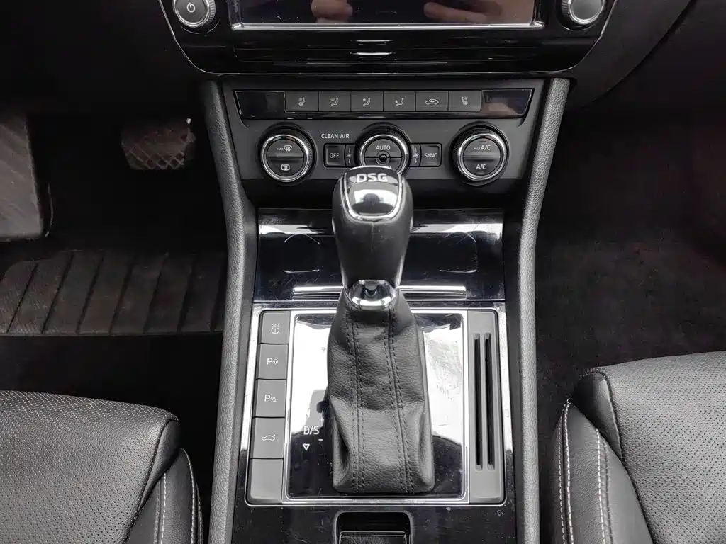 Skoda Superb — миниатюра 13