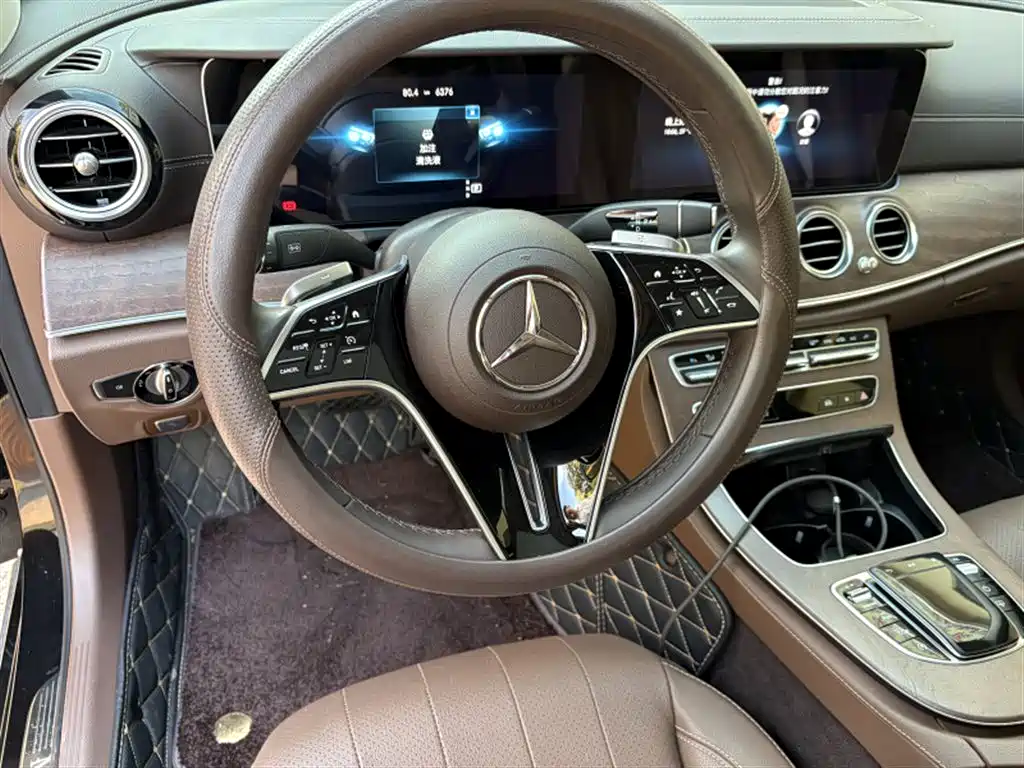 Mercedes-Benz E-Class — миниатюра 5