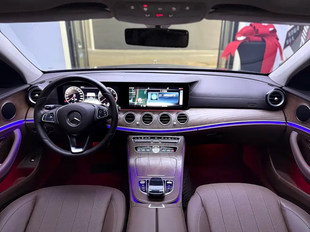 Mercedes-Benz E-Class — миниатюра 7