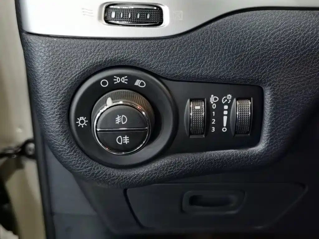 Jeep Cherokee — миниатюра 21