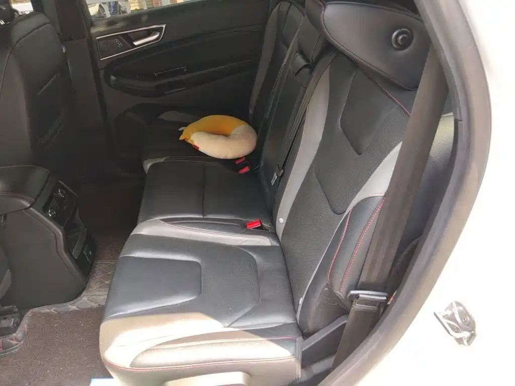 Ford Edge — миниатюра 15