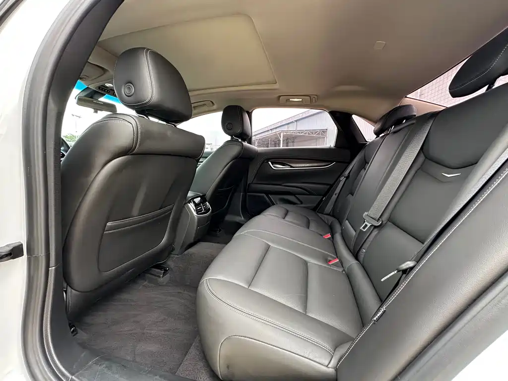 Cadillac XTS — миниатюра 5