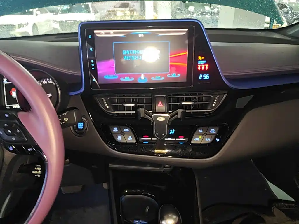 Toyota C-HR — миниатюра 13