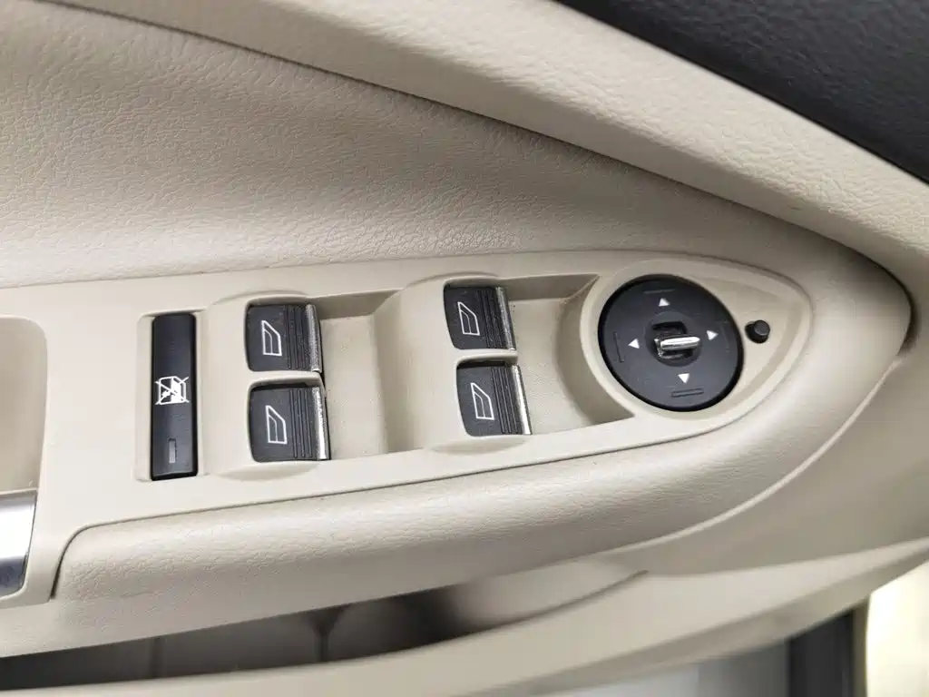 Ford Kuga — миниатюра 9