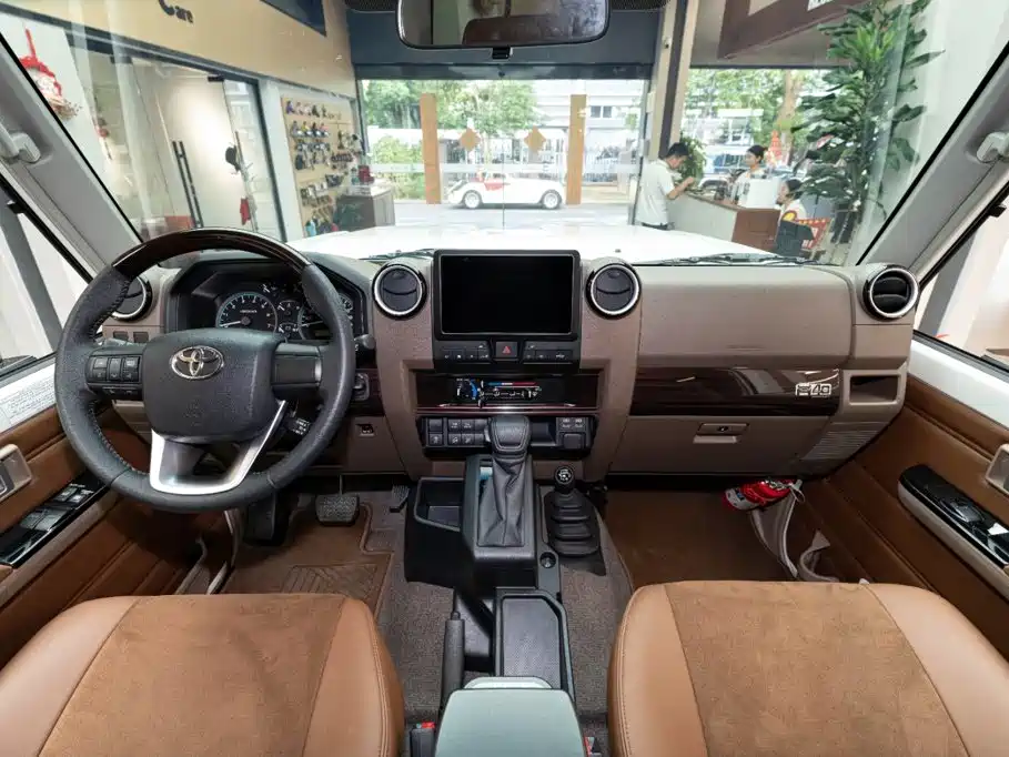 Toyota Land Cruiser — миниатюра 7