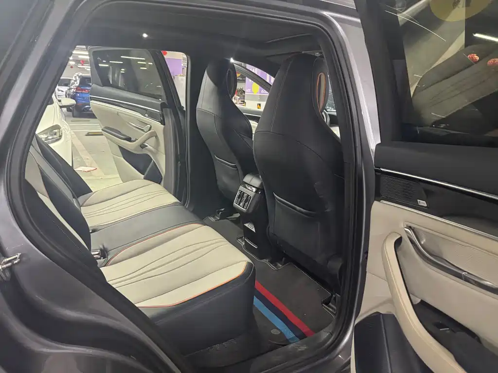 BYD PLUS New Energy — миниатюра 6