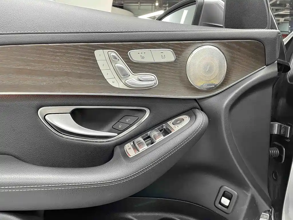 Mercedes-Benz GLC — миниатюра 8