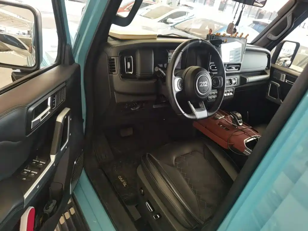 212 212 T01 — миниатюра 16