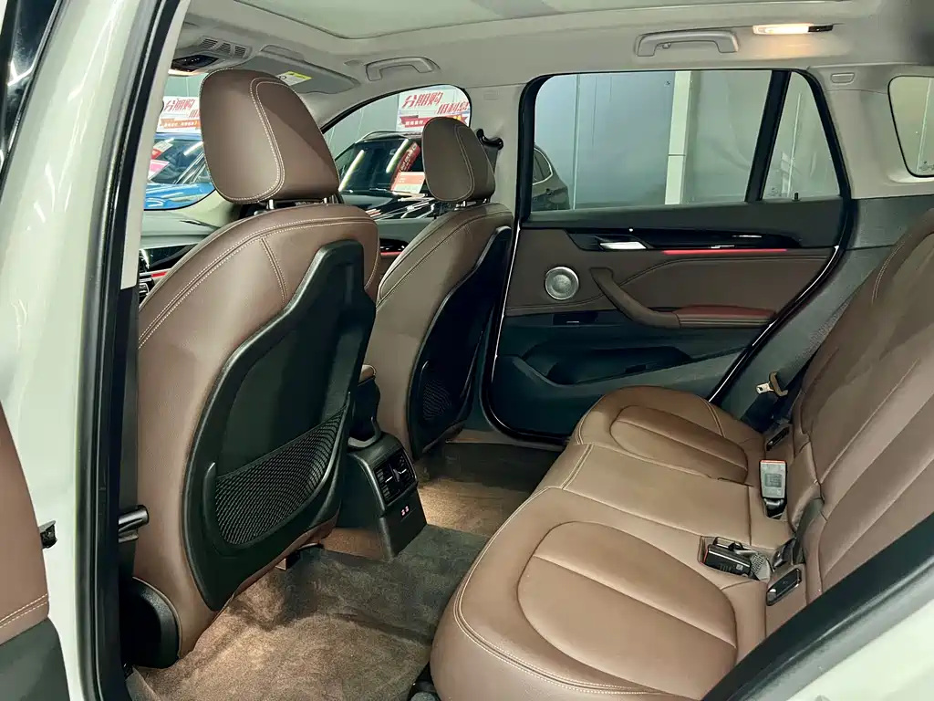 BMW X1 — миниатюра 10