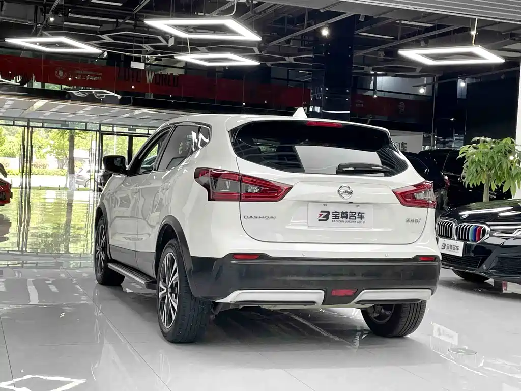 Nissan Qashqai — миниатюра 11