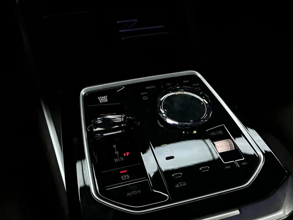 BMW 7 Series — миниатюра 20