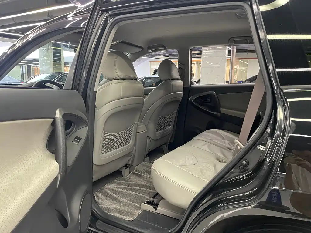Toyota RAV4 2009 2.0L AT