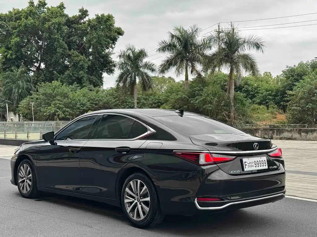 Lexus ES — миниатюра 5
