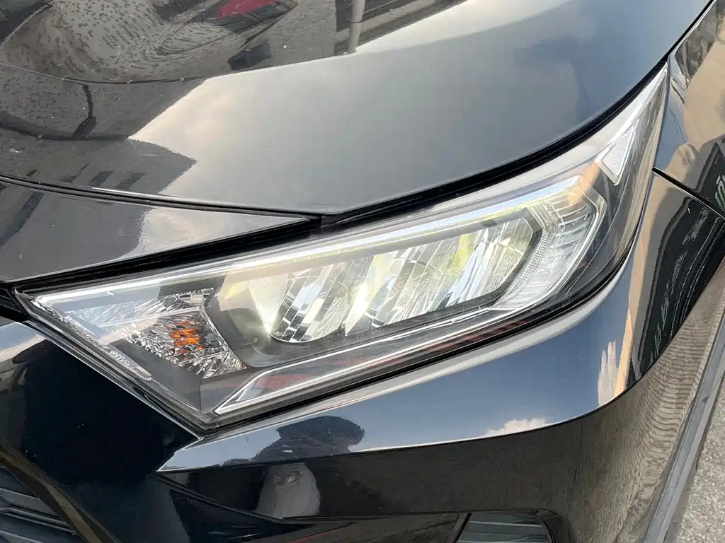 Toyota RAV4 — миниатюра 11