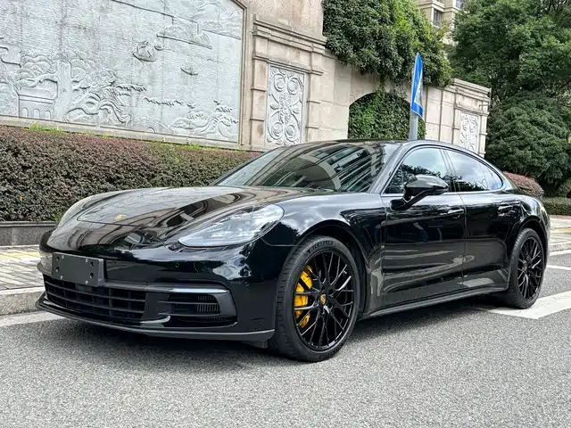 PORSCHE PANAMERA 2021