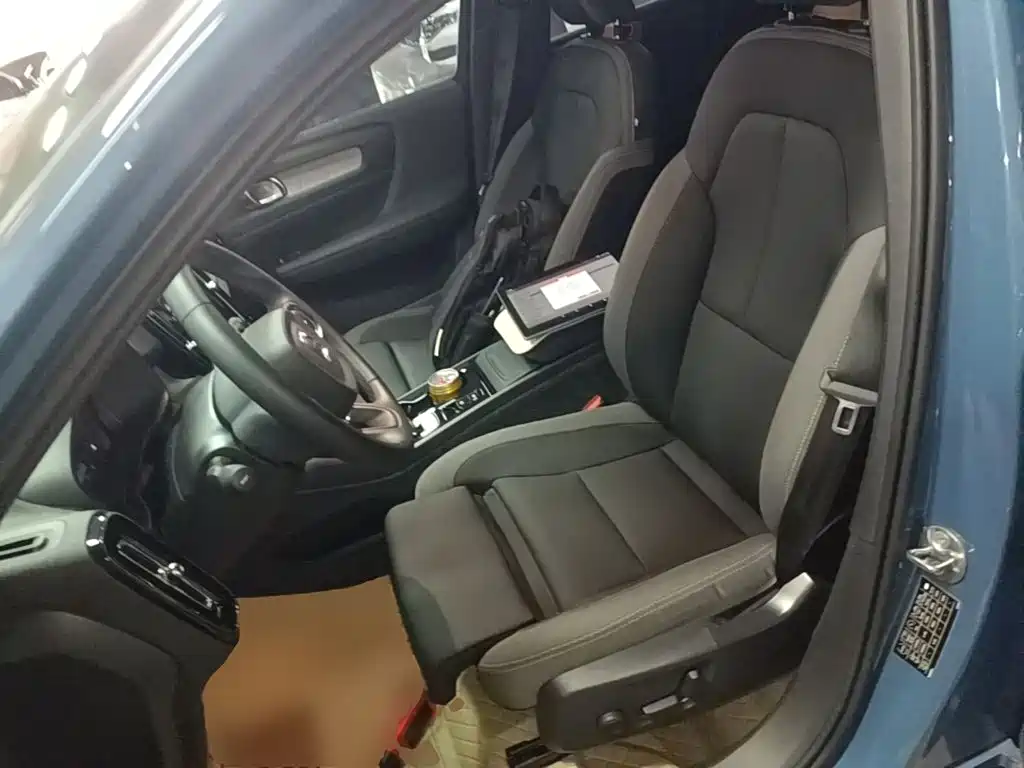 Volvo XC40 — миниатюра 15