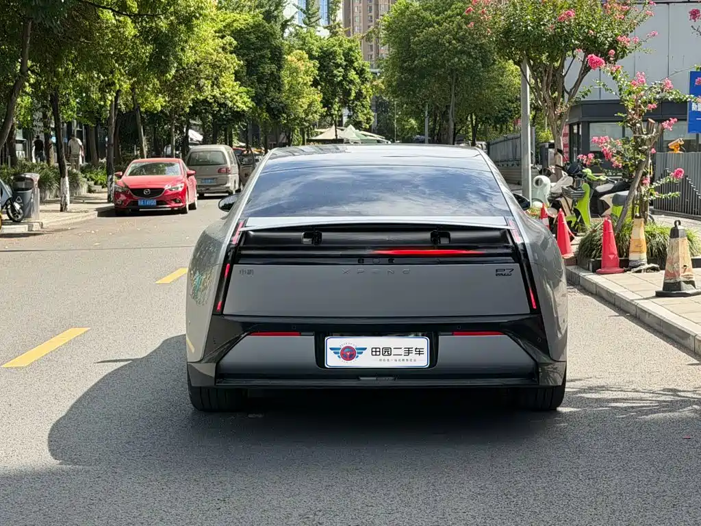 XPeng P7 — миниатюра 14