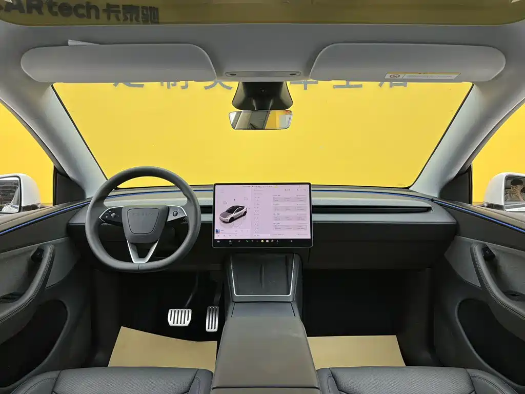 Tesla Model Y — миниатюра 13