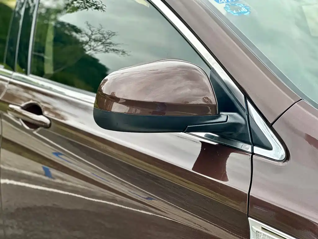 LUXGEN EXCELLENT 6 SUV