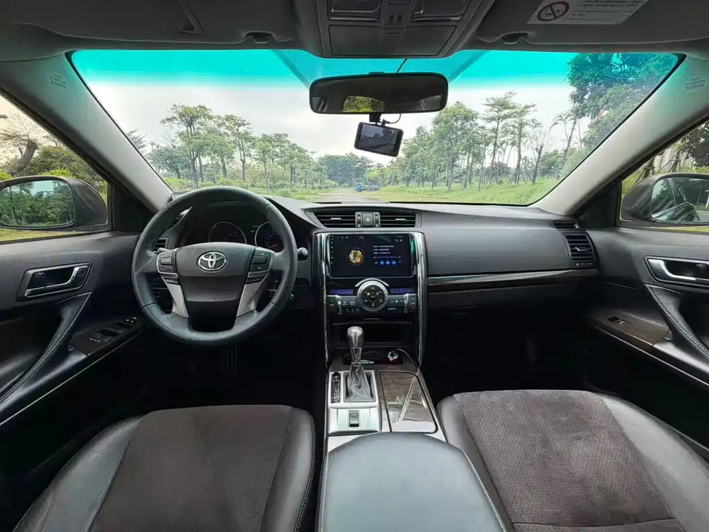 Toyota Reiz — миниатюра 13