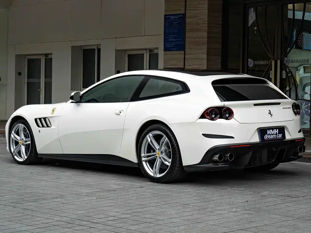 Ferrari GTC4Lusso 2016 6.3L V12