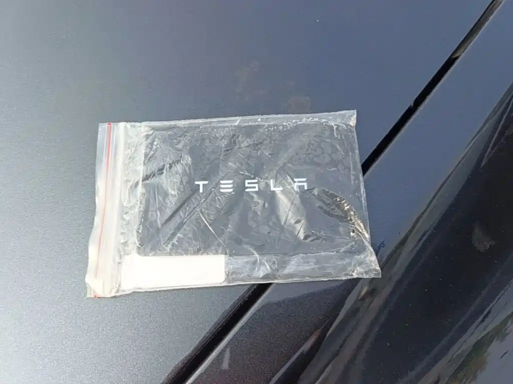 Tesla Model Y — миниатюра 9