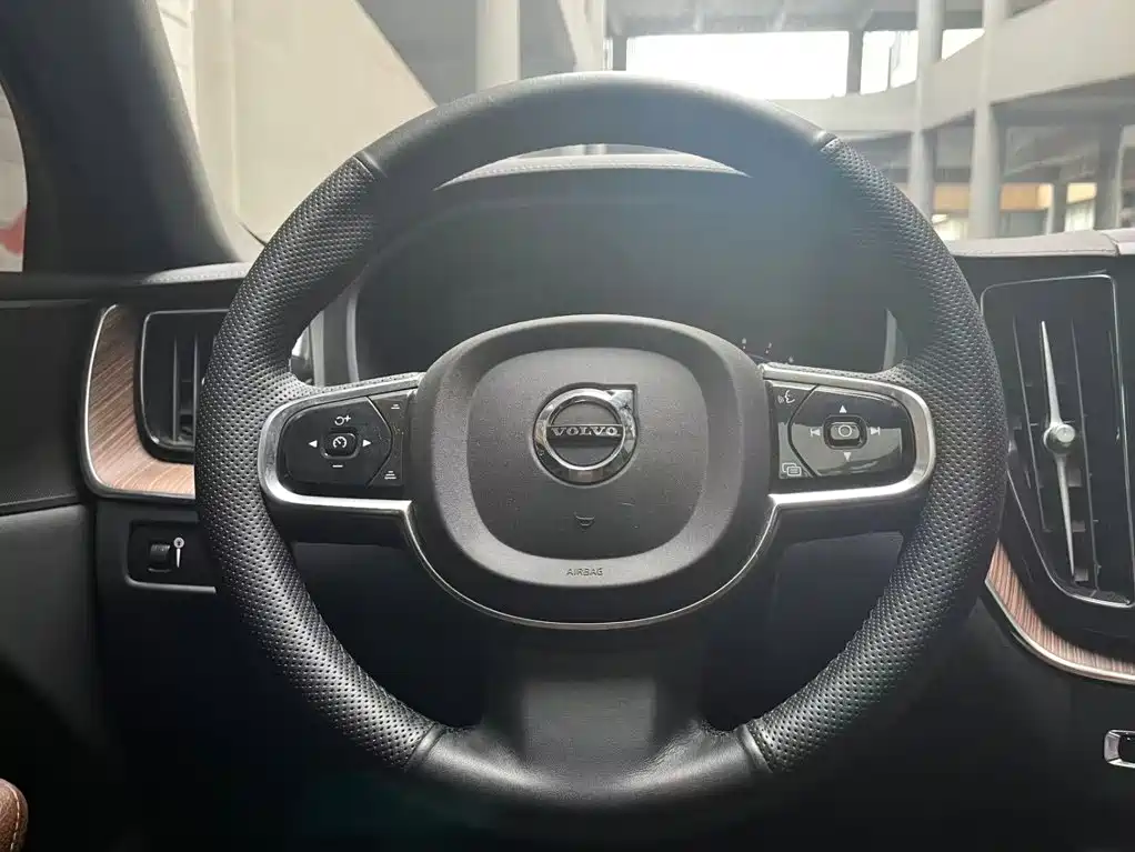 Volvo XC60 — миниатюра 13