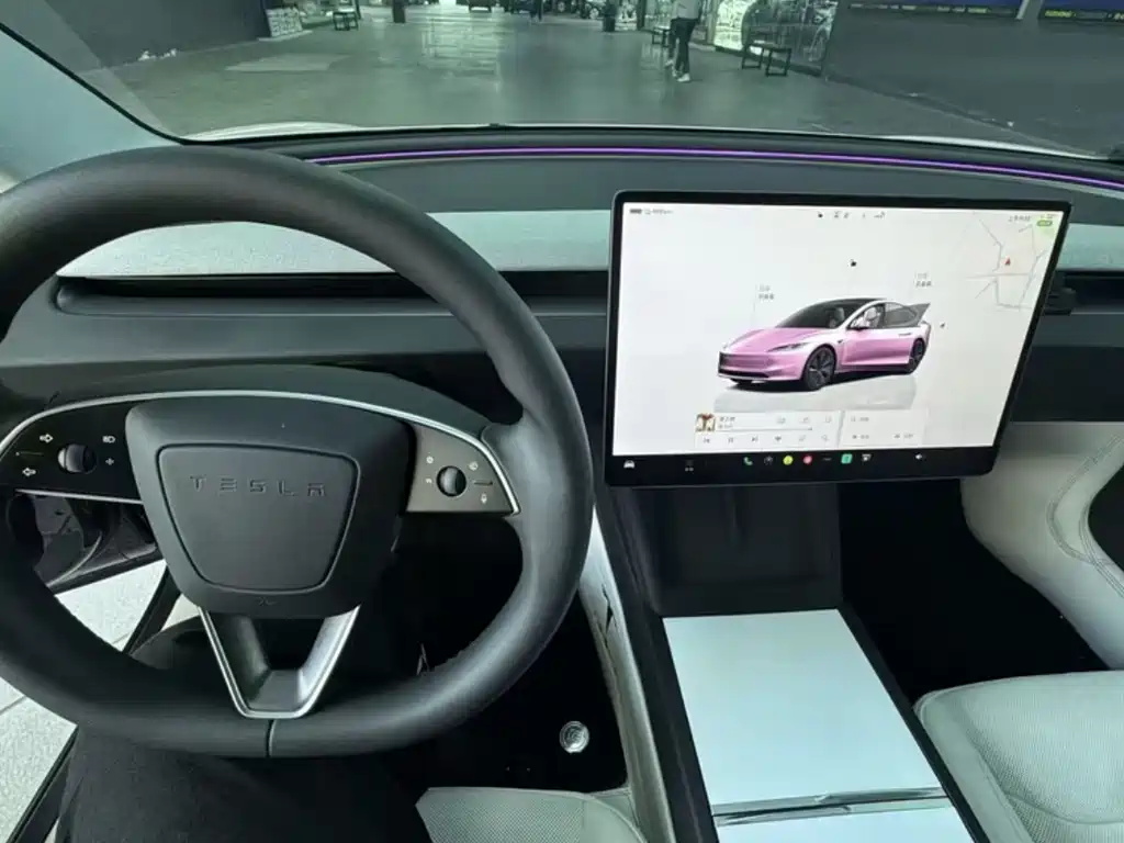 Tesla Model 3 — миниатюра 10
