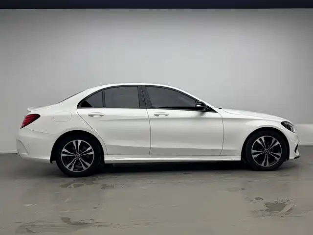 Mercedes-Benz C-Class — миниатюра 6