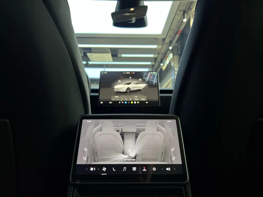 Tesla Model 3 — миниатюра 10