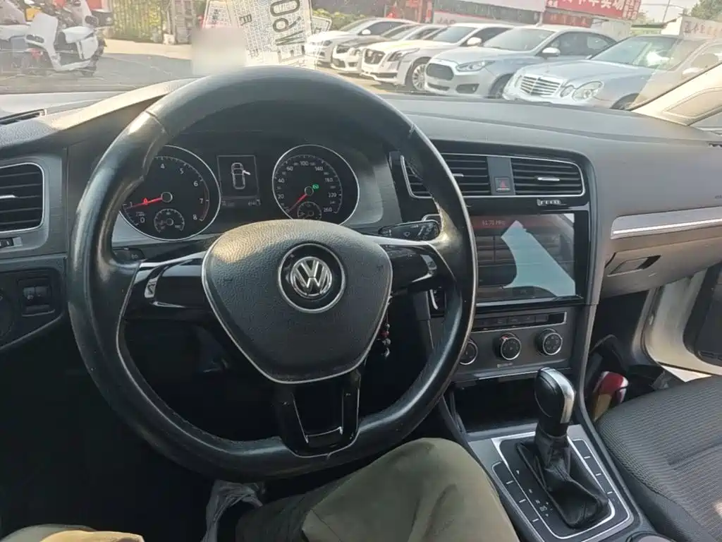 Volkswagen Golf — миниатюра 10